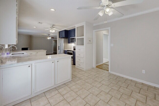 Building Photo - 1407 Skrivanek Ct