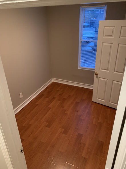 Bedroom - 357 College Ave