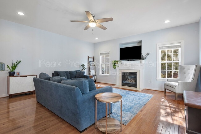 Building Photo - 9069 Brigadier Rd