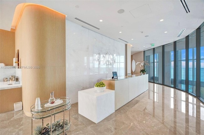 Building Photo - 15701 Collins Ave