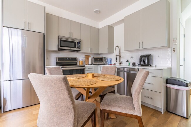 Building Photo - 5109C Phinney Ave N