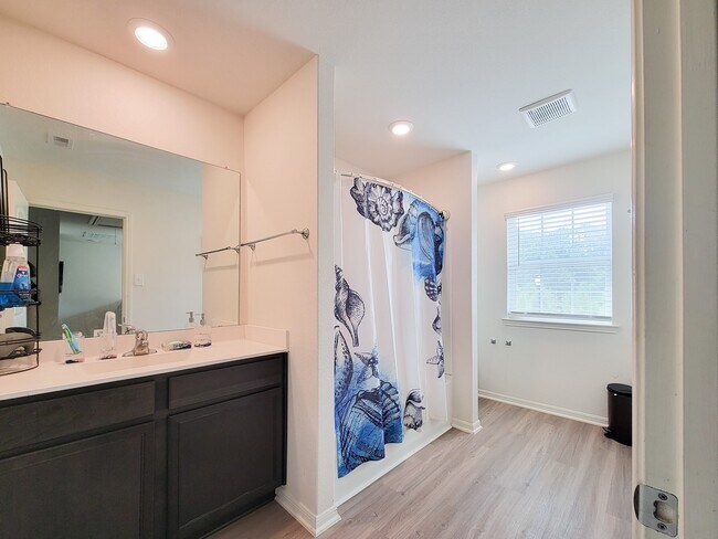 Building Photo - 10793 Castle Rock Dr
