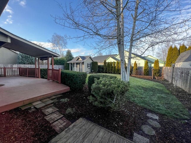Building Photo - 1164 SW Sequoia Ln