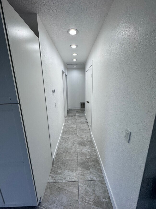 Building Photo - 10026 Baffin Dr
