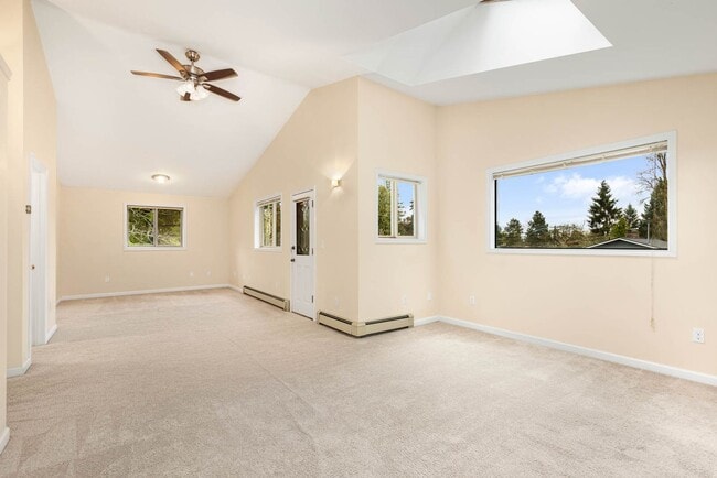 Building Photo - 16725 10th Ave NE