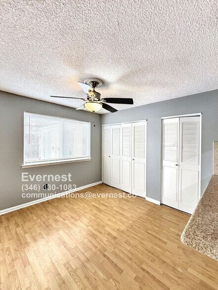 Building Photo - 2206 Shadowdale Dr