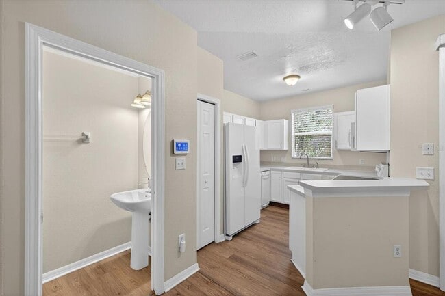 Building Photo - 11047 Black Swan Ct