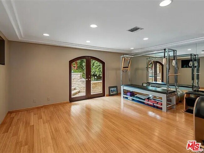 Building Photo - 6005 William Bent Rd