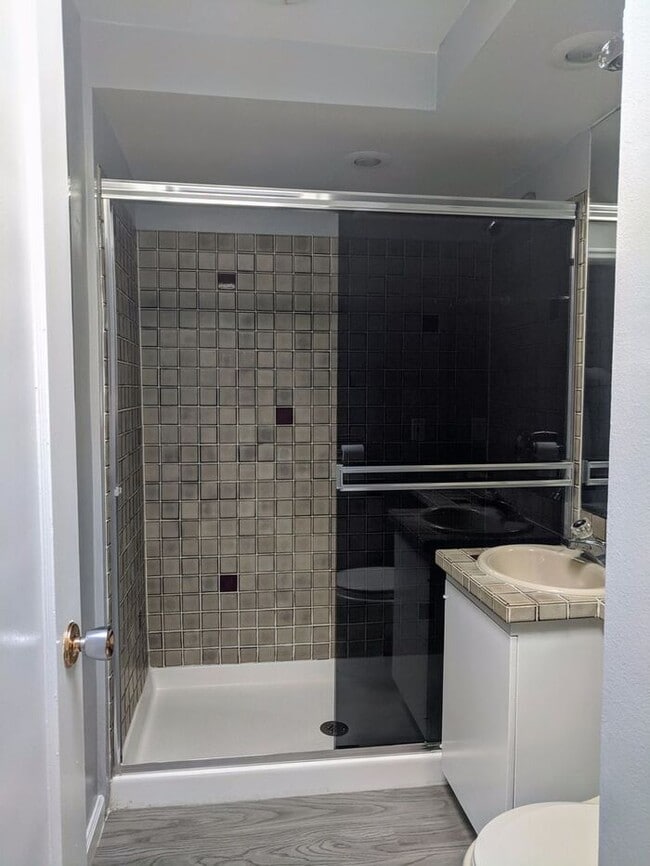 Building Photo - Beautiful 2 bed, 2 bath Old Town ranch one...