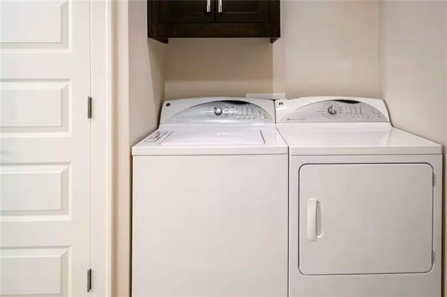 Building Photo - 212 SE A St