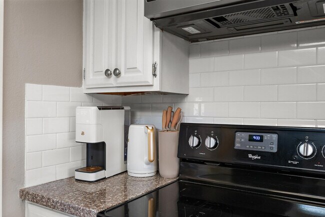 Building Photo - 4332 E Cherokee St