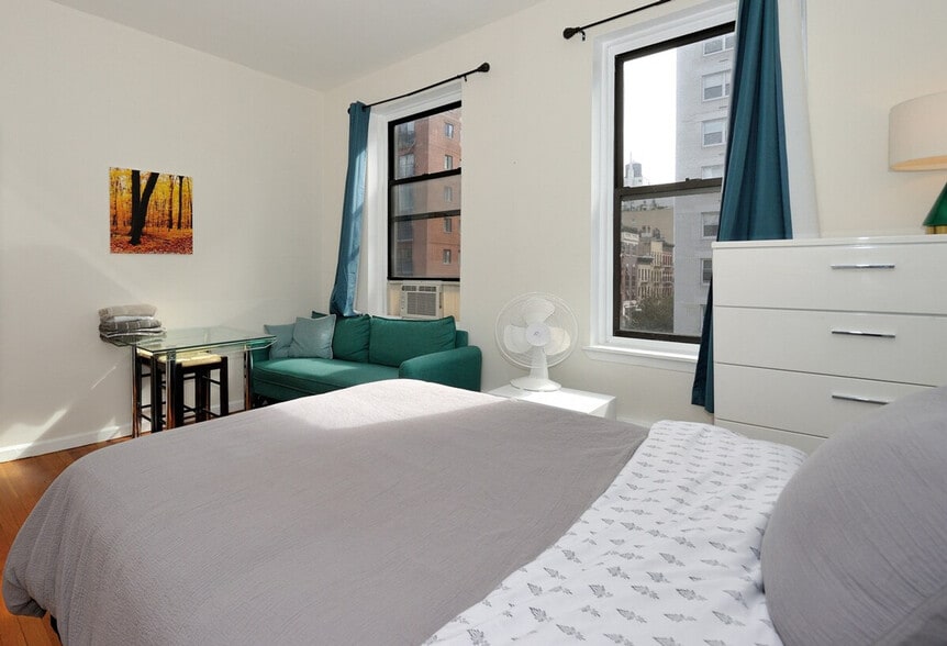 Building Photo - 1503 1st Ave