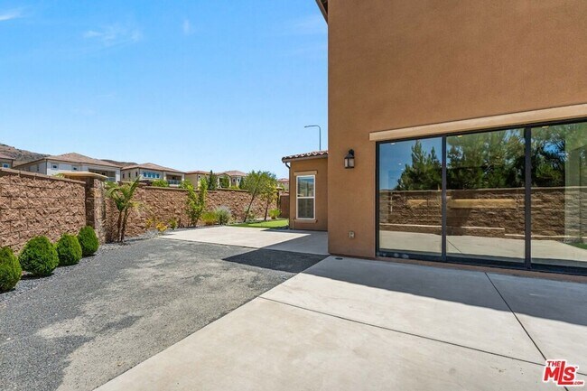 Building Photo - 20705 Butternut Cir