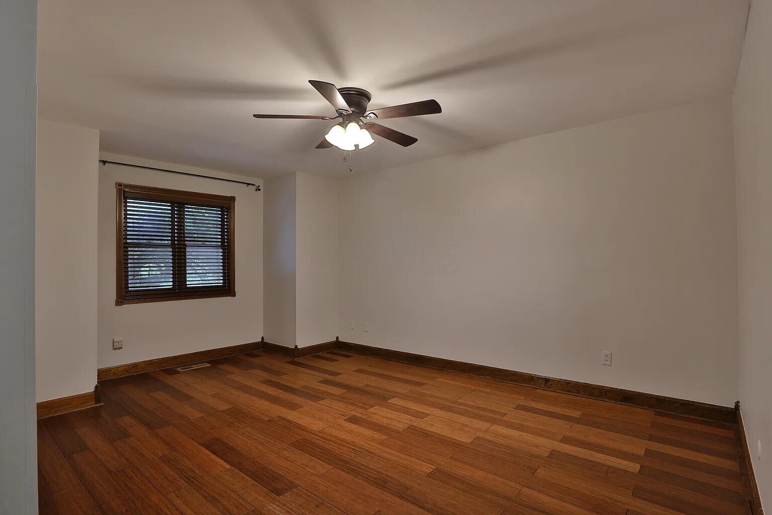 TV Room - 350 W 1st Ave