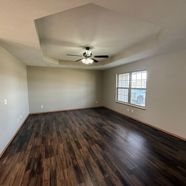 Building Photo - 3 bedroom 2 bathroom  Home in Clever MO