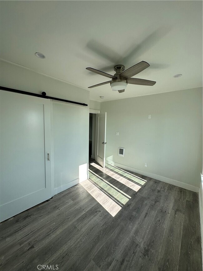 Building Photo - 223 24th St