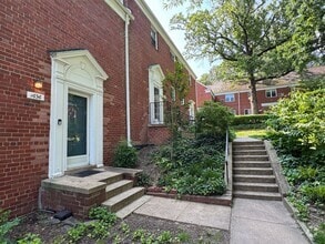 Building Photo - ALEXANDRIA - CLOSE TO PENTAGON - 5 MIN WAL...