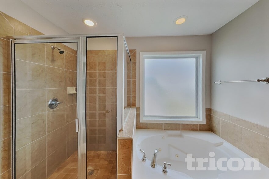 Building Photo - 15 Summerseat Way