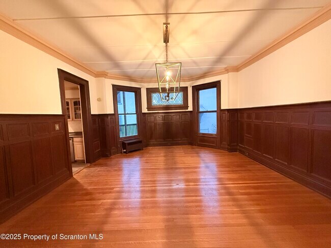 Building Photo - 629 Clay Ave