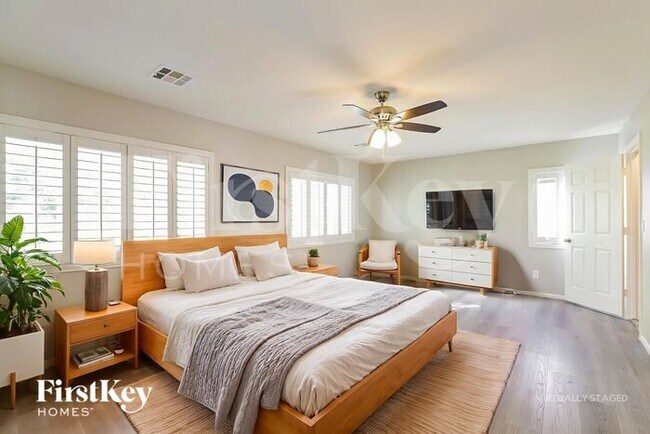 Building Photo - 10712 Silver Pyramid Ct