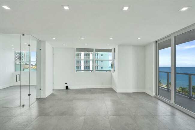 Building Photo - 209 N Fort Lauderdale Beach Blvd