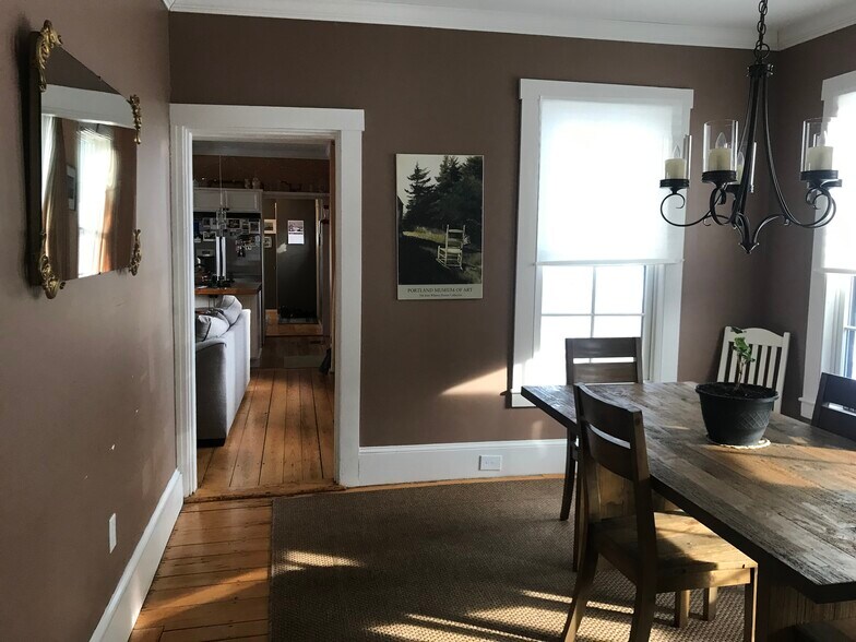 Building Photo - 231 Front St