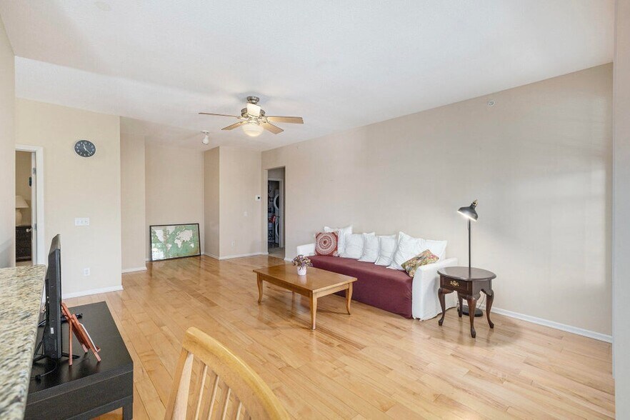 Building Photo - 331 Scio Village Ct