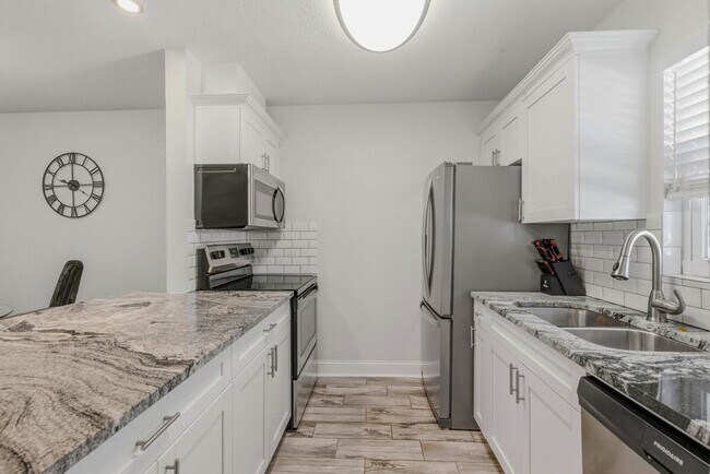 Building Photo - 3911 W Cleveland St