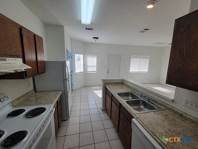 Building Photo - 814 Sagewood Trail