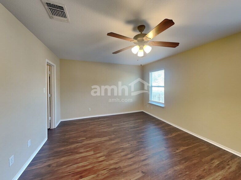 Building Photo - 2711 Candleridge Drive