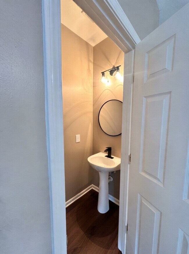 Building Photo - 1245 Liberty Bell Ct