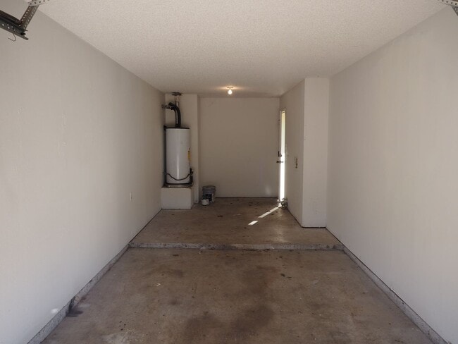Building Photo - 1401 Hermitage Dr