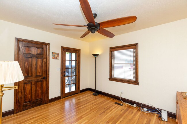 Building Photo - 4 Bed, 3 Bath—Single Family Home in Kensin...