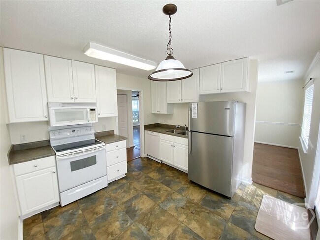 Building Photo - 205 Salt Landing Cir