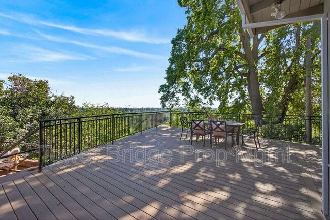 Building Photo - 3937 Orangewood Dr