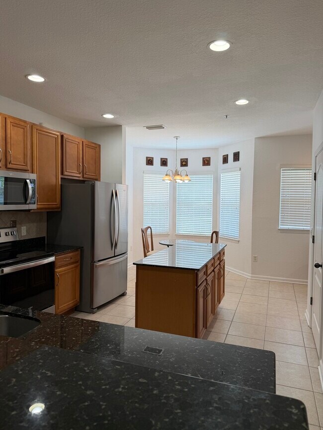 Building Photo - 175 Bayberry Cir
