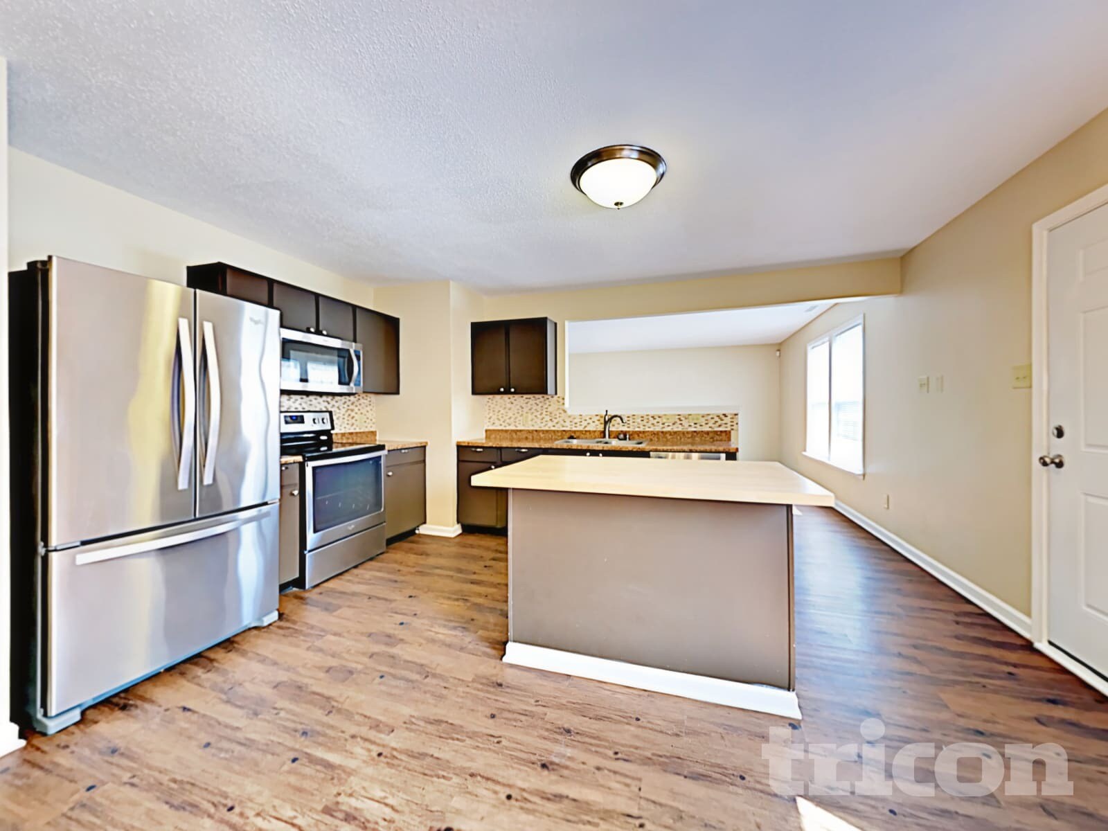 Building Photo - 10787 Emery Dr