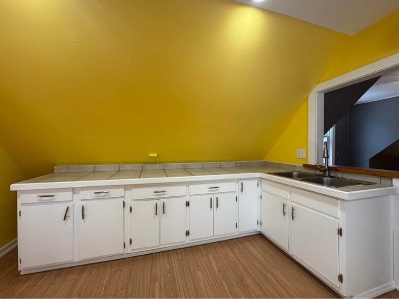 Building Photo - 73 High St