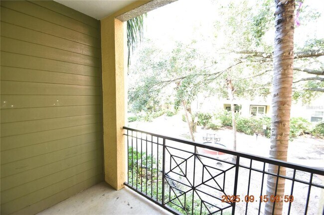 Building Photo - 1810 E Palm Ave