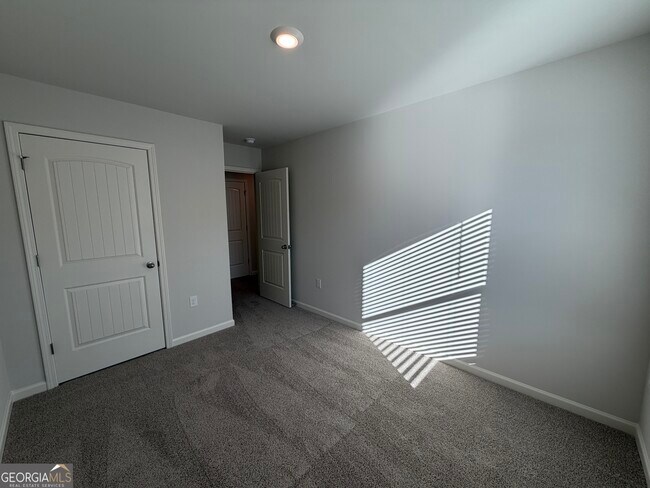 Building Photo - 3 Silverbell Ln NW