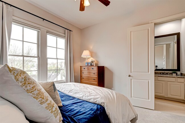 Building Photo - 1514 Summer St