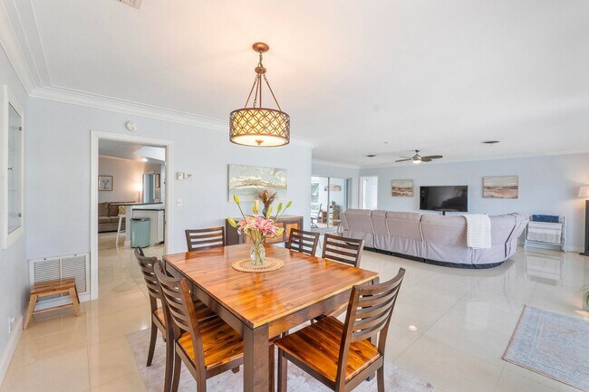 Building Photo - 772 Apple Tree Ln