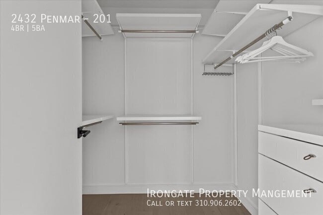 Building Photo - 2432 Penmar-201