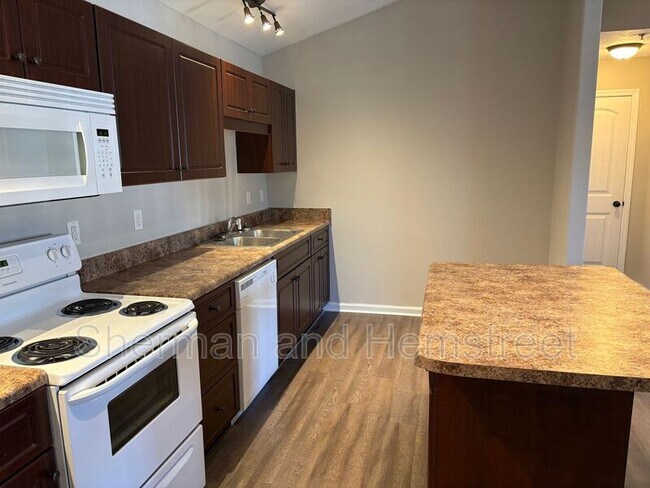 Building Photo - 3600 London Ct SW