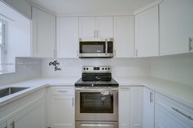 Building Photo - 2210 NW 171st Terrace
