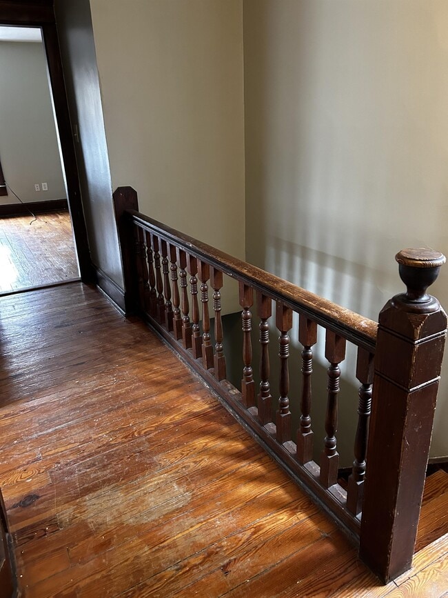 Building Photo - 318 Wyandotte Ave