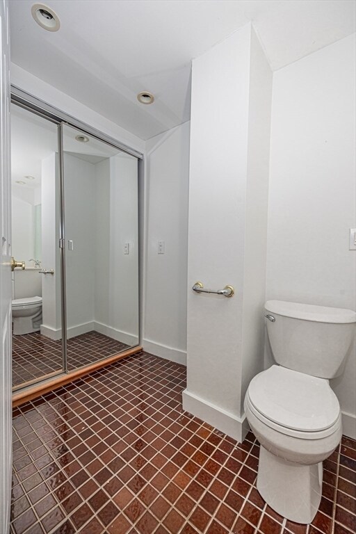 Building Photo - 64 Presidents Ln