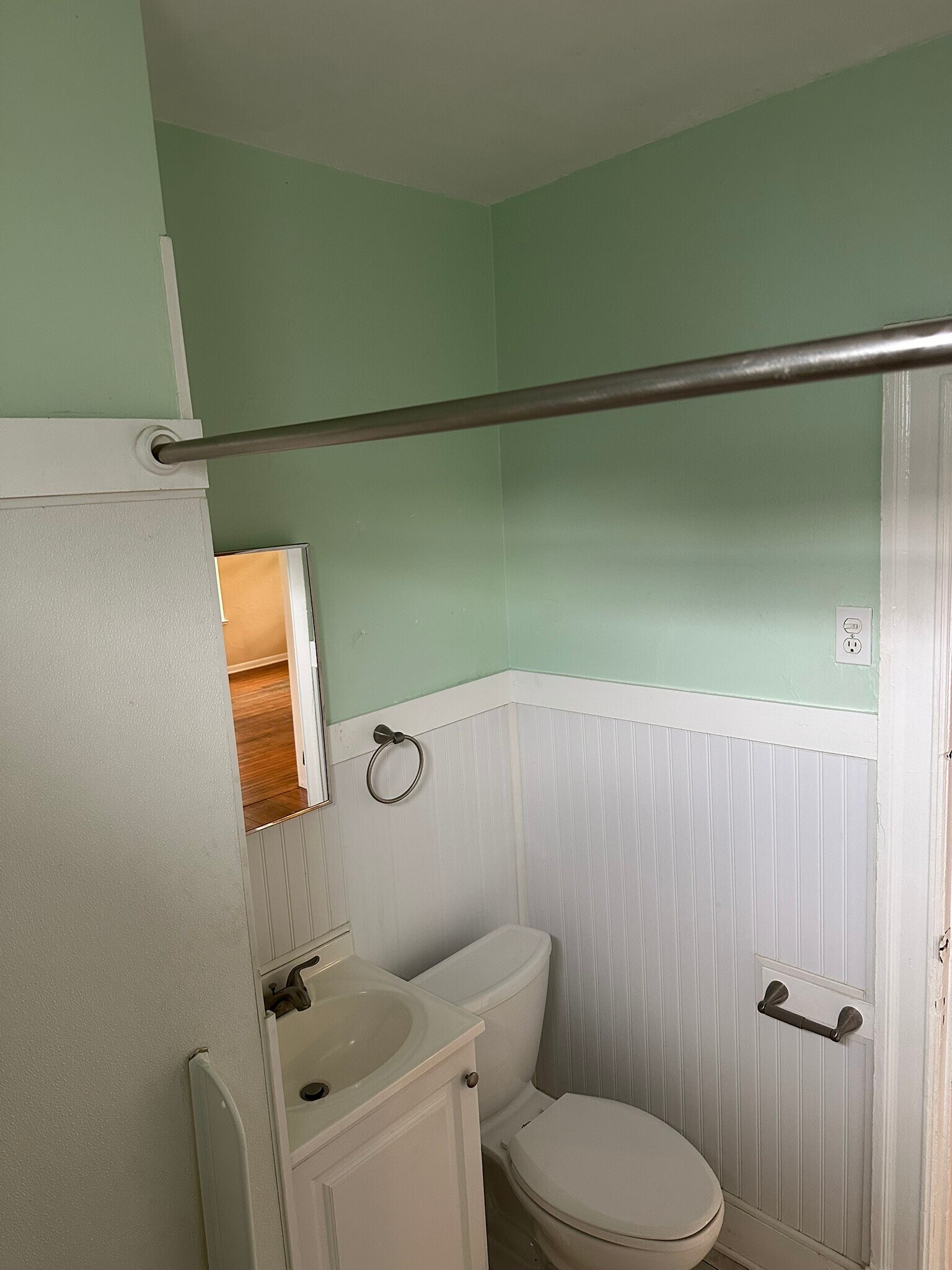 Bathroom - 42 Fox St