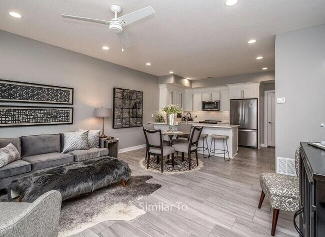 Building Photo - Spacious newer townhouse, 3BR and 2.;5 baths in Waukee, IA