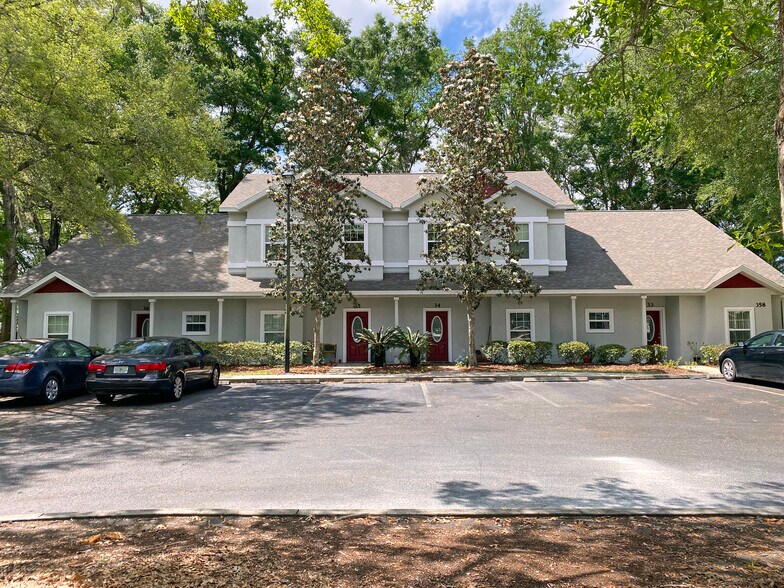 Building Photo - 358 SW 145th Dr